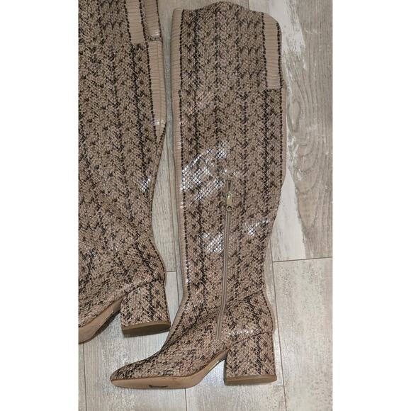 Louise et Cie Leather Tall Ladies Boots Snake Pattern Size 8.5 - Picture 3 of 12